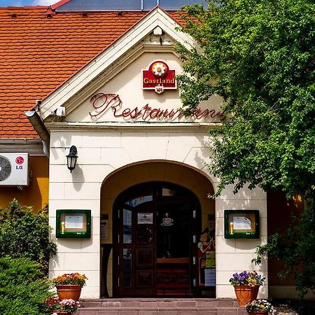 Gastland M0 Hotel & Conference Center Szigetszentmiklós Extérieur photo