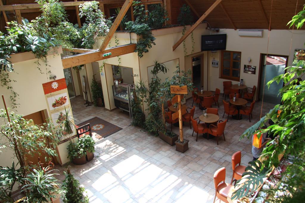Gastland M0 Hotel & Conference Center Szigetszentmiklós Extérieur photo